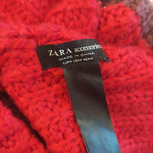 Zara Two-Tone Ribbed Knit Infinity Scarf - Picture 4 of 4